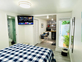Our Lovely Nest, Free Parking & Wi-Fi, West Miami